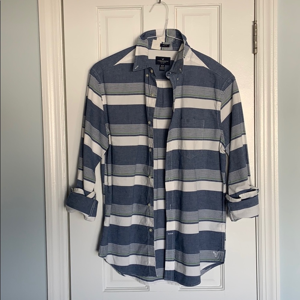 AEO Men’s Stripped Button Down Shirt